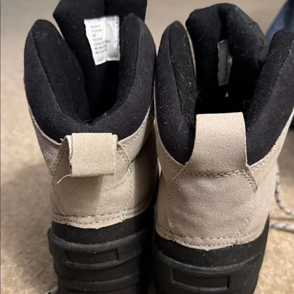 Itasca Black and Cream Winter Boots